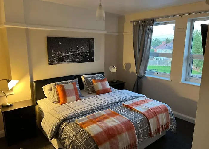 The Upton Arms With Letting Rooms