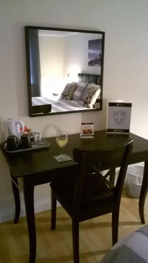 The Upton Arms With Letting * Pontefract