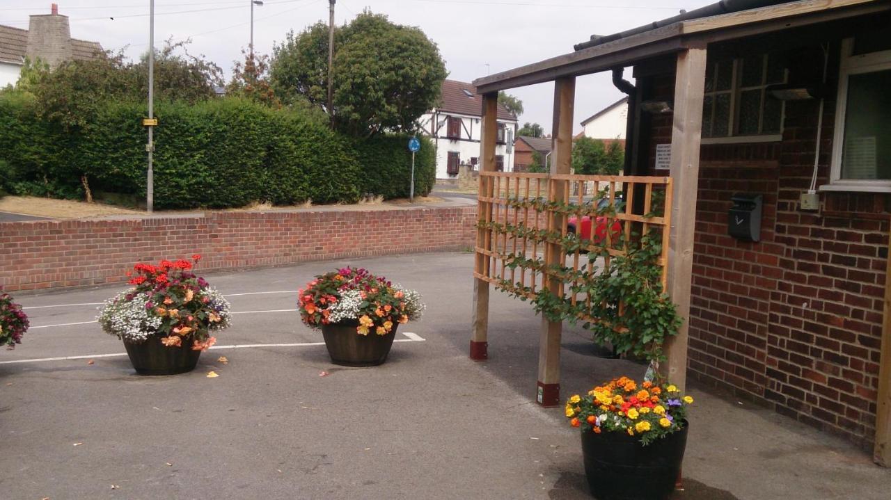 The Upton Arms With Letting Hotel *